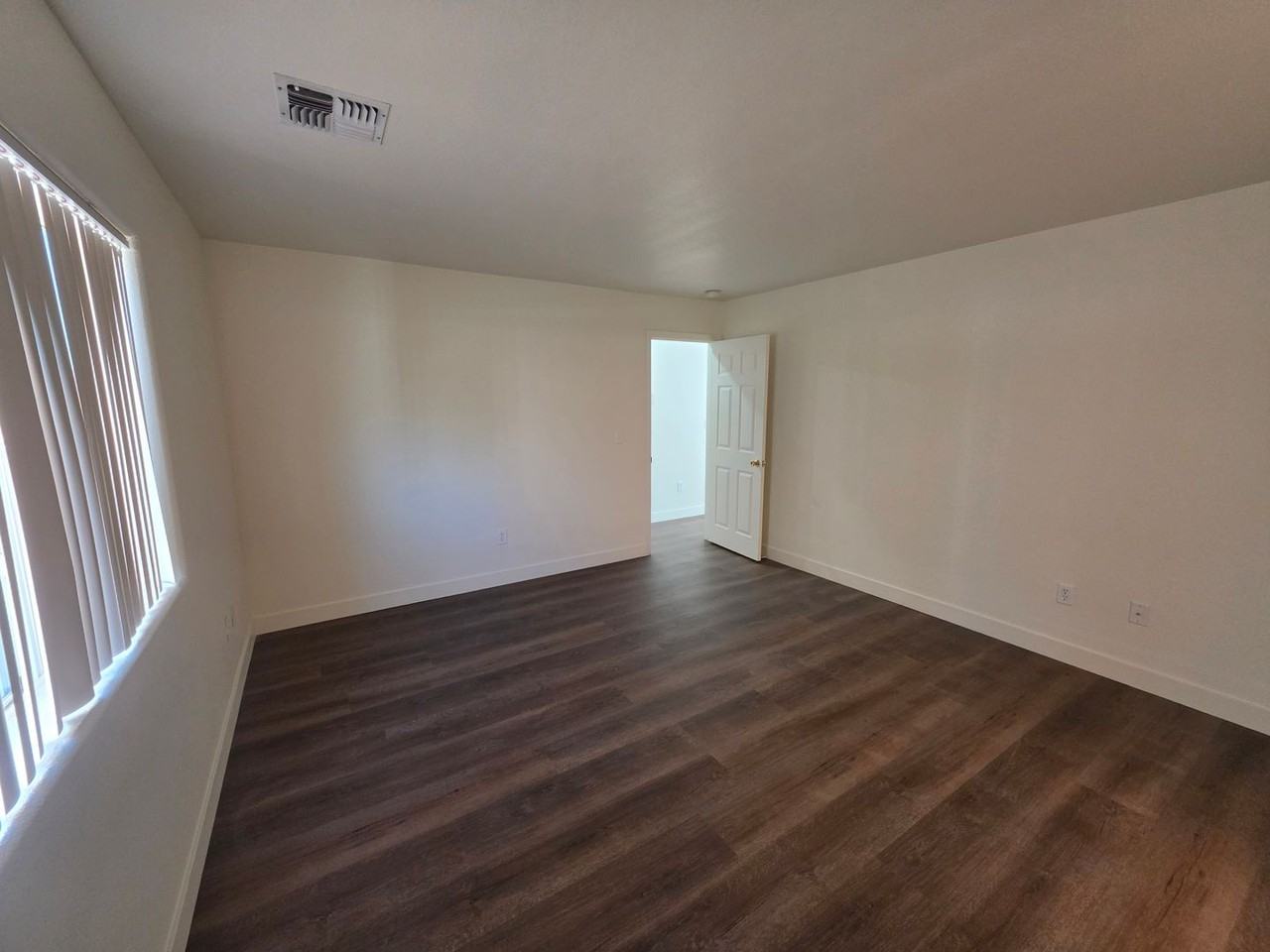 2086 E Jamie Rd - Photo 7 of 20