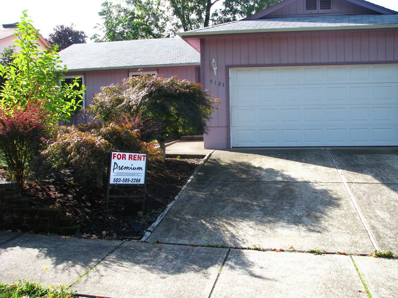 5123 Vale Ct Se - Photo 2 of 17