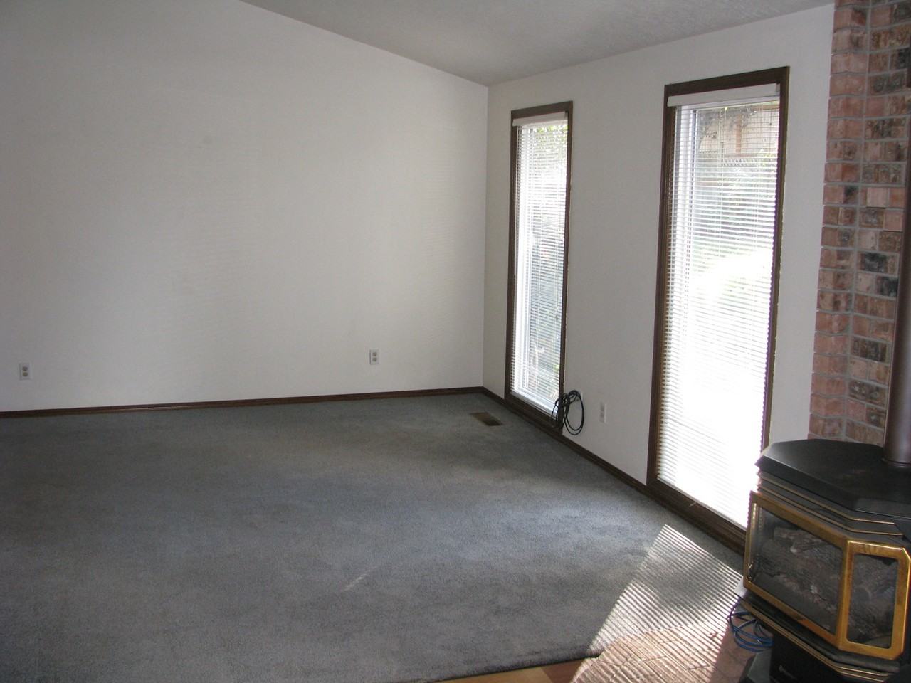 5123 Vale Ct Se - Photo 3 of 17
