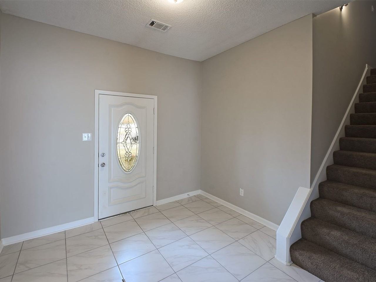 7611 Lowrance Rd - Photo 2 of 21