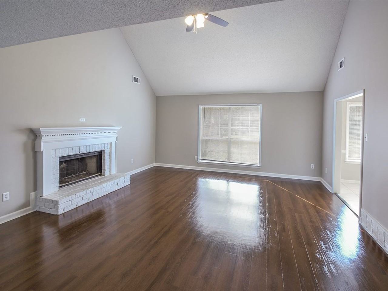 7611 Lowrance Rd - Photo 3 of 21
