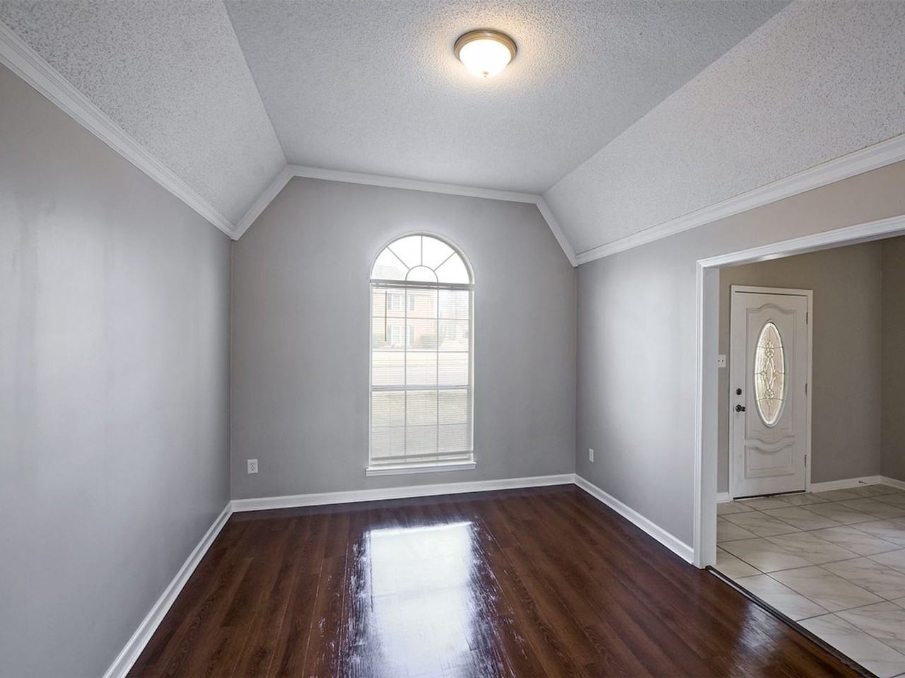 7611 Lowrance Rd - Photo 5 of 21