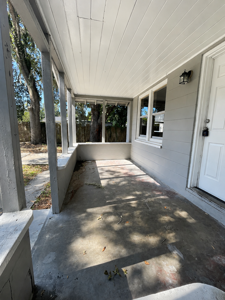 2135 King Ave - Photo 2 of 11