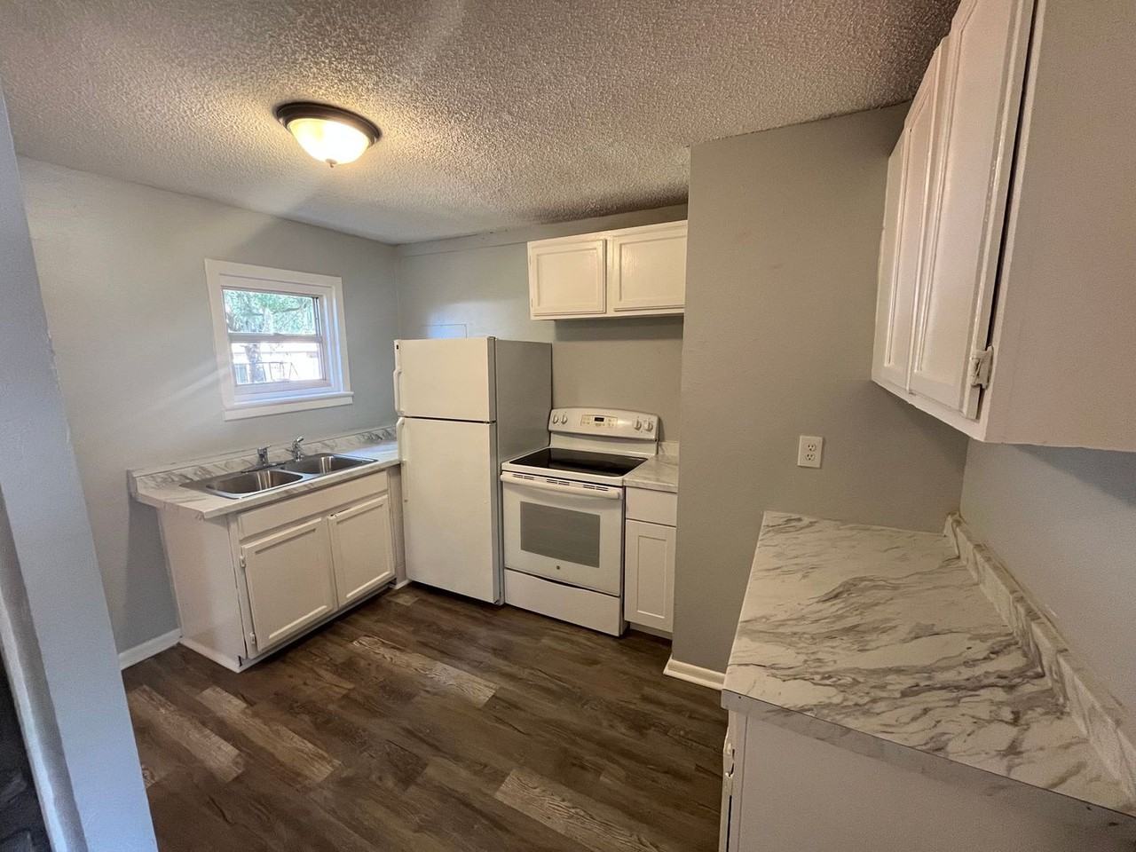 2135 King Ave - Photo 4 of 11