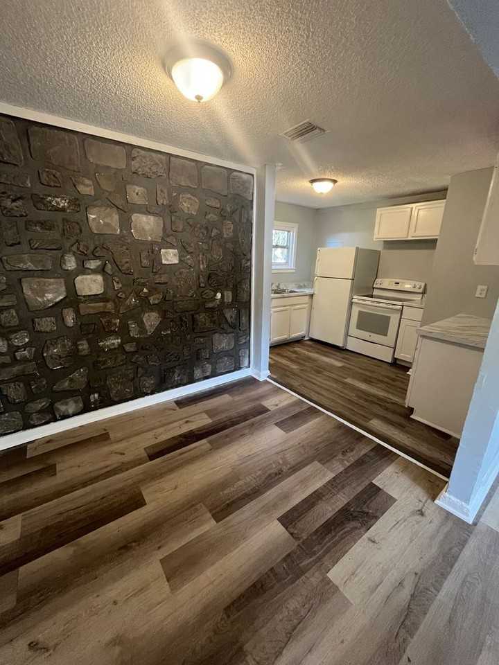 2135 King Ave - Photo 5 of 11