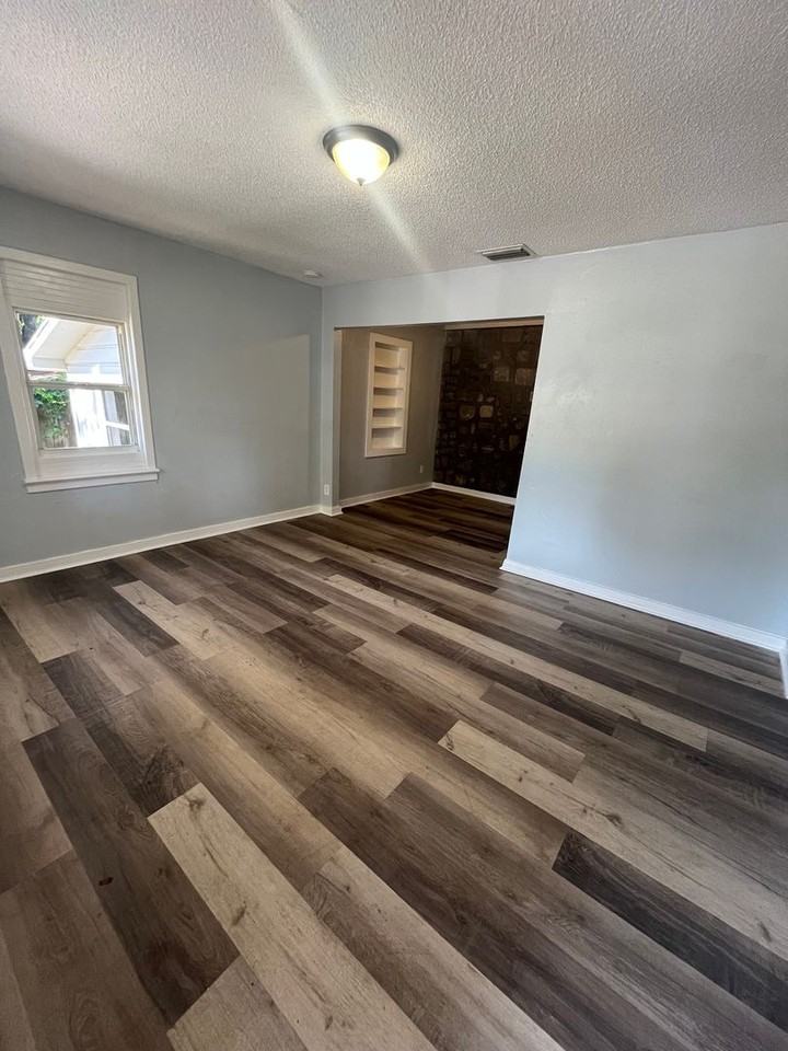2135 King Ave - Photo 6 of 11
