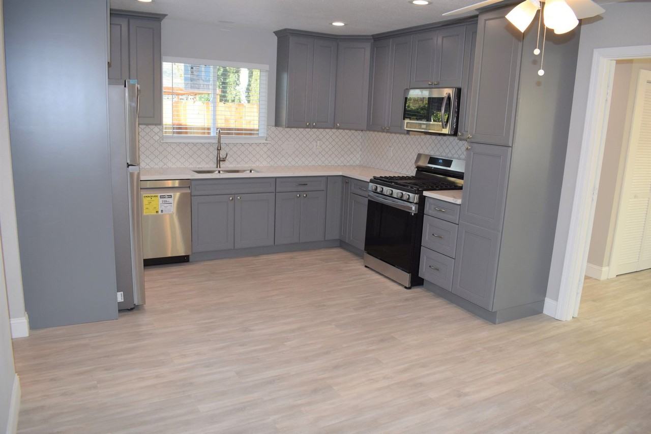 1414 54th St - Photo 3 of 12