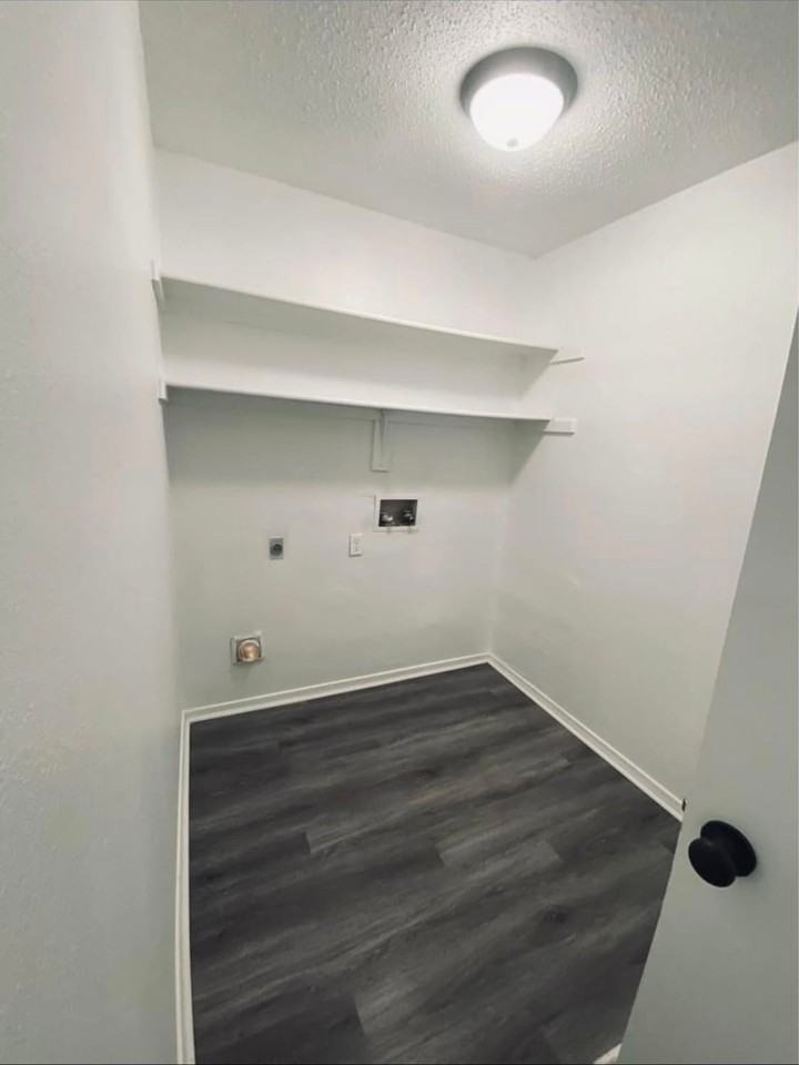 8817 S 28th St - Photo 5 of 10