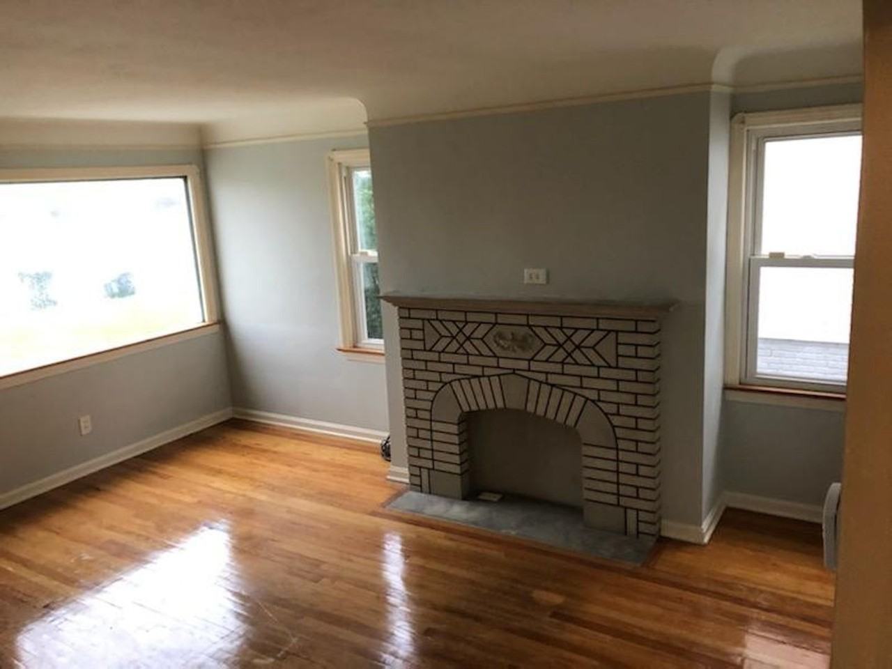1482 Dille Rd - Photo 4 of 34
