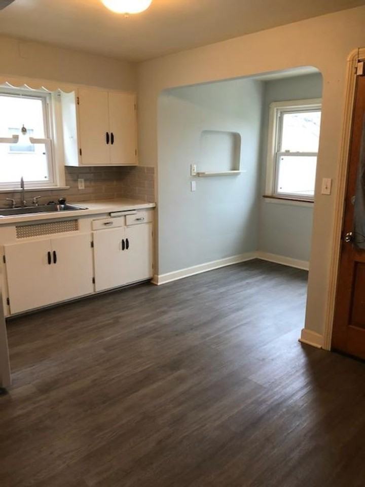 1482 Dille Rd - Photo 5 of 34