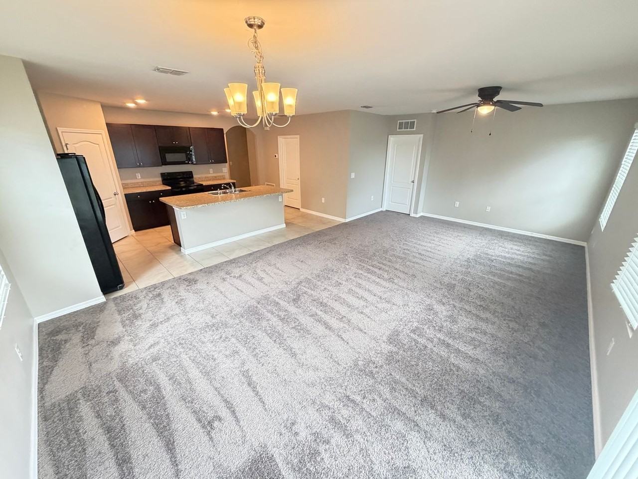 2915 Gibraltar Blvd - Photo 5 of 30