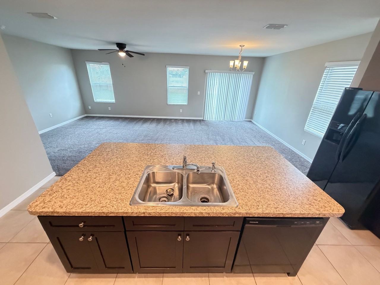 2915 Gibraltar Blvd - Photo 7 of 30