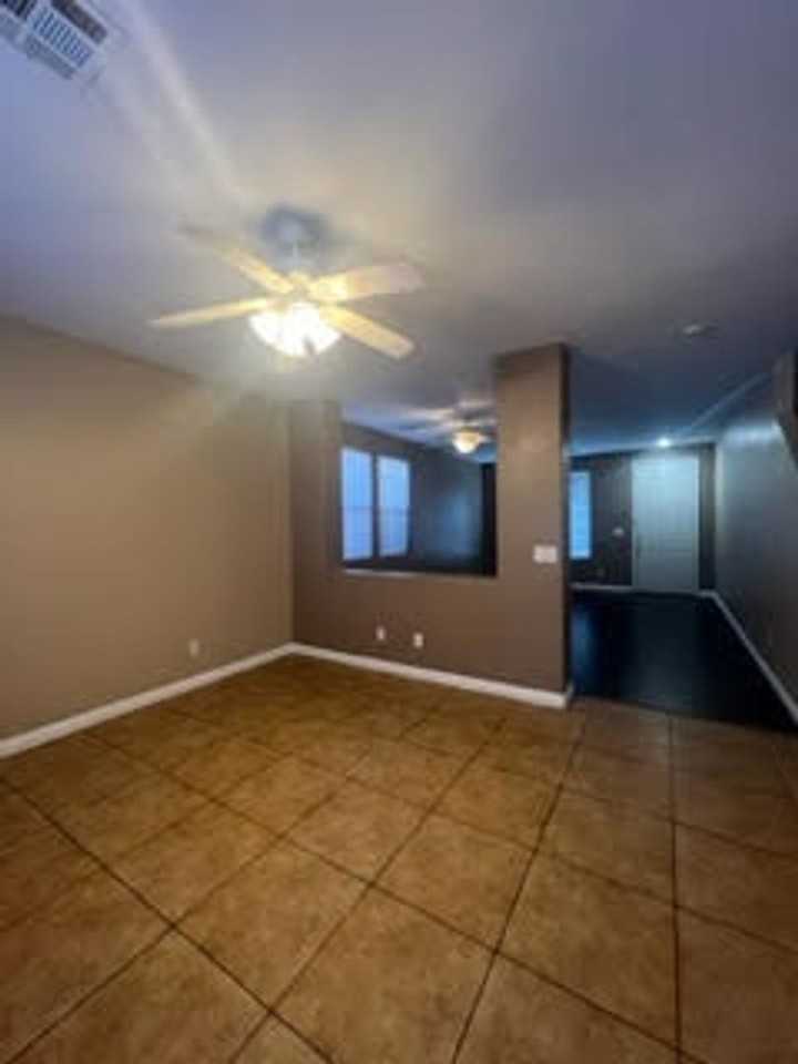 10784 Royal Jasmine Ln - Photo 4 of 31