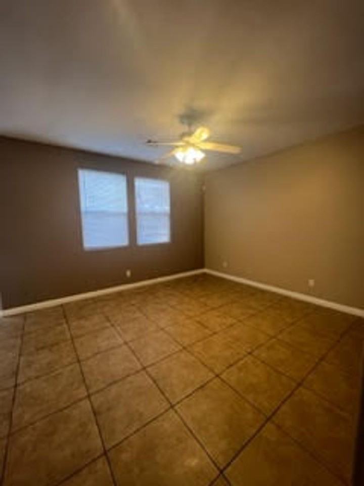 10784 Royal Jasmine Ln - Photo 5 of 31