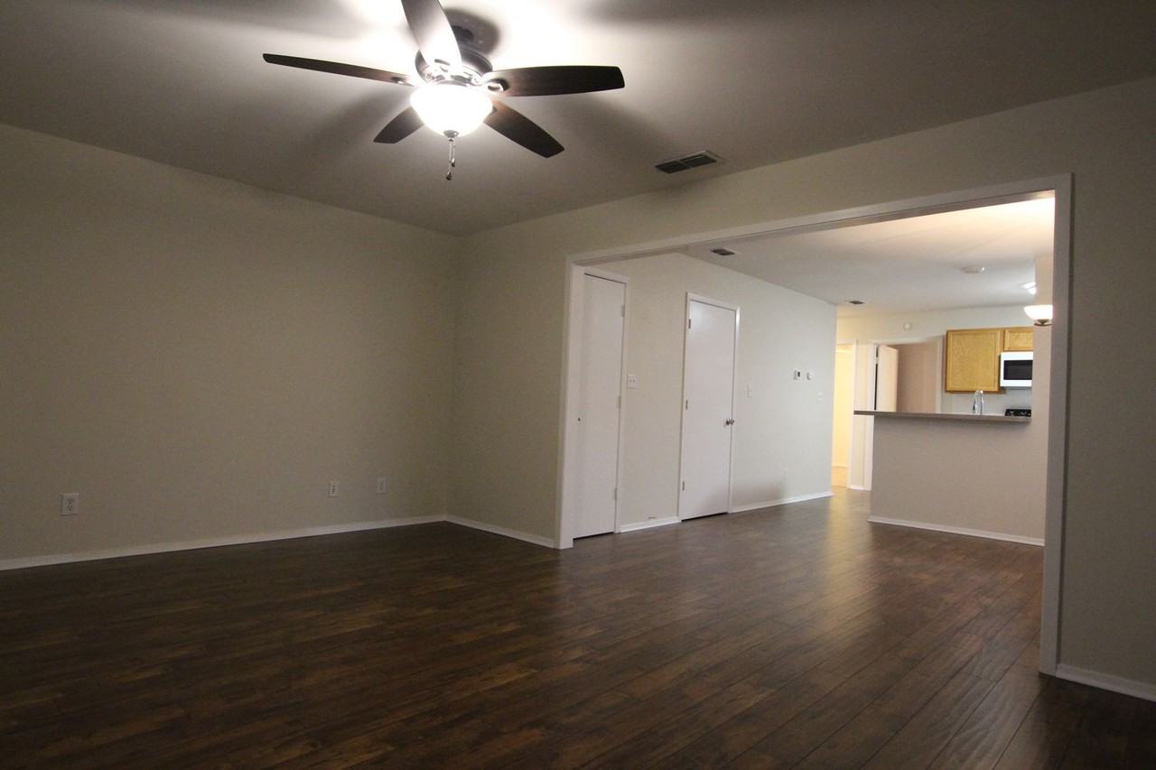408 Redbud Cir - Photo 2 of 22