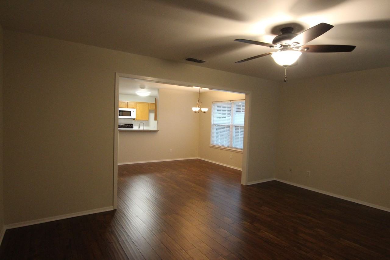 408 Redbud Cir - Photo 3 of 22