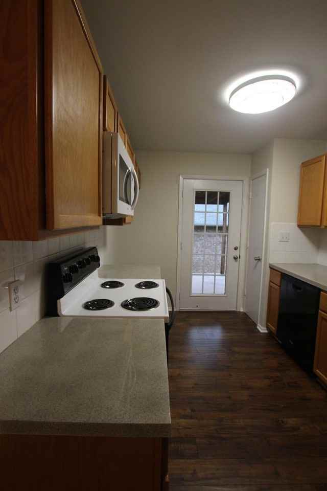 408 Redbud Cir - Photo 7 of 22