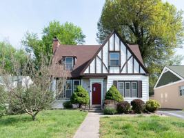featured image of 509 E Bennett St