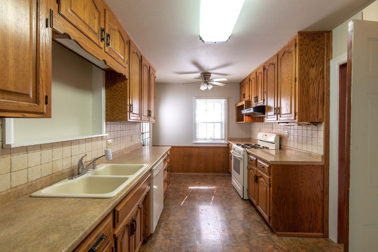 509 E Bennett St - Photo 5 of 16