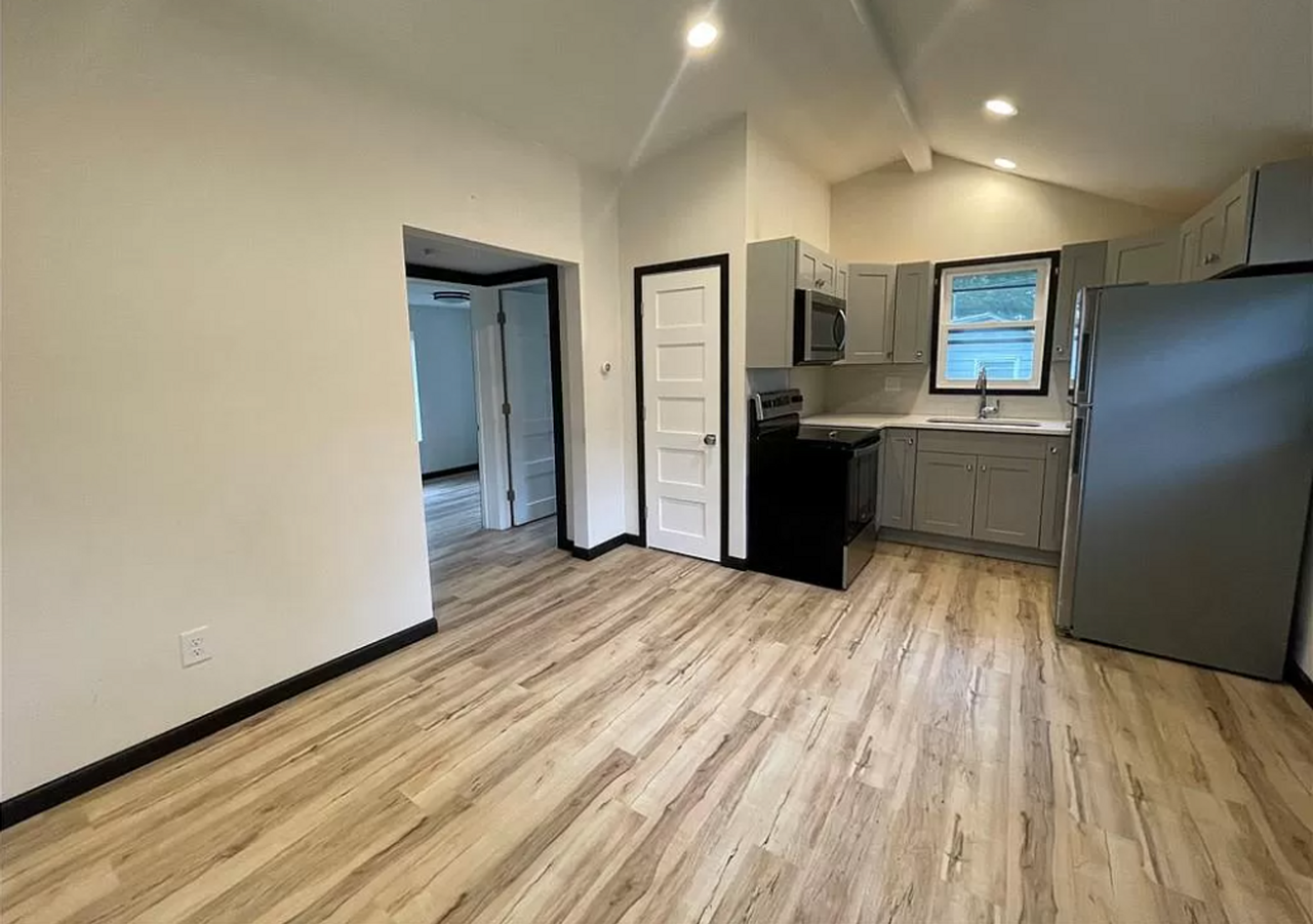 830 Harrison St - Photo 5 of 11