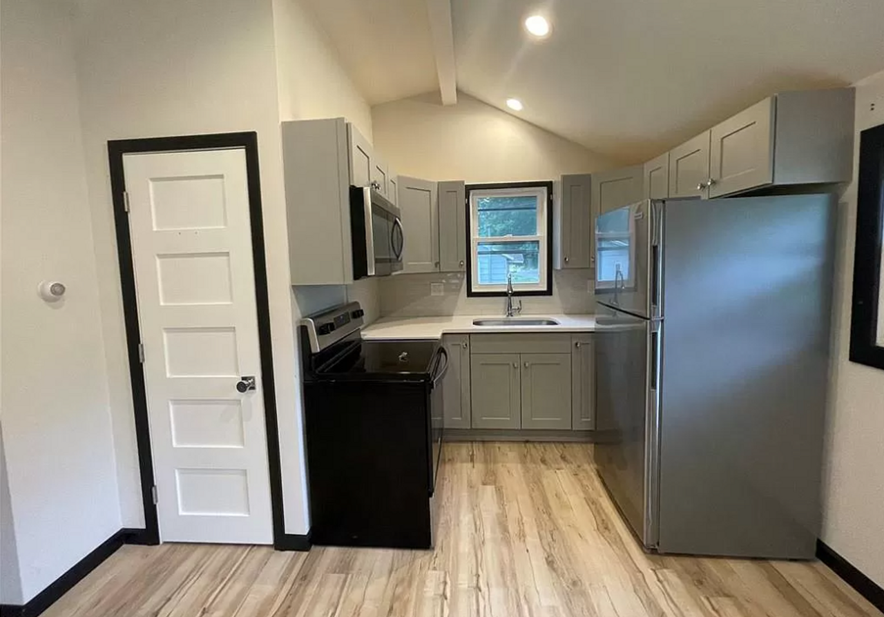 830 Harrison St - Photo 6 of 11