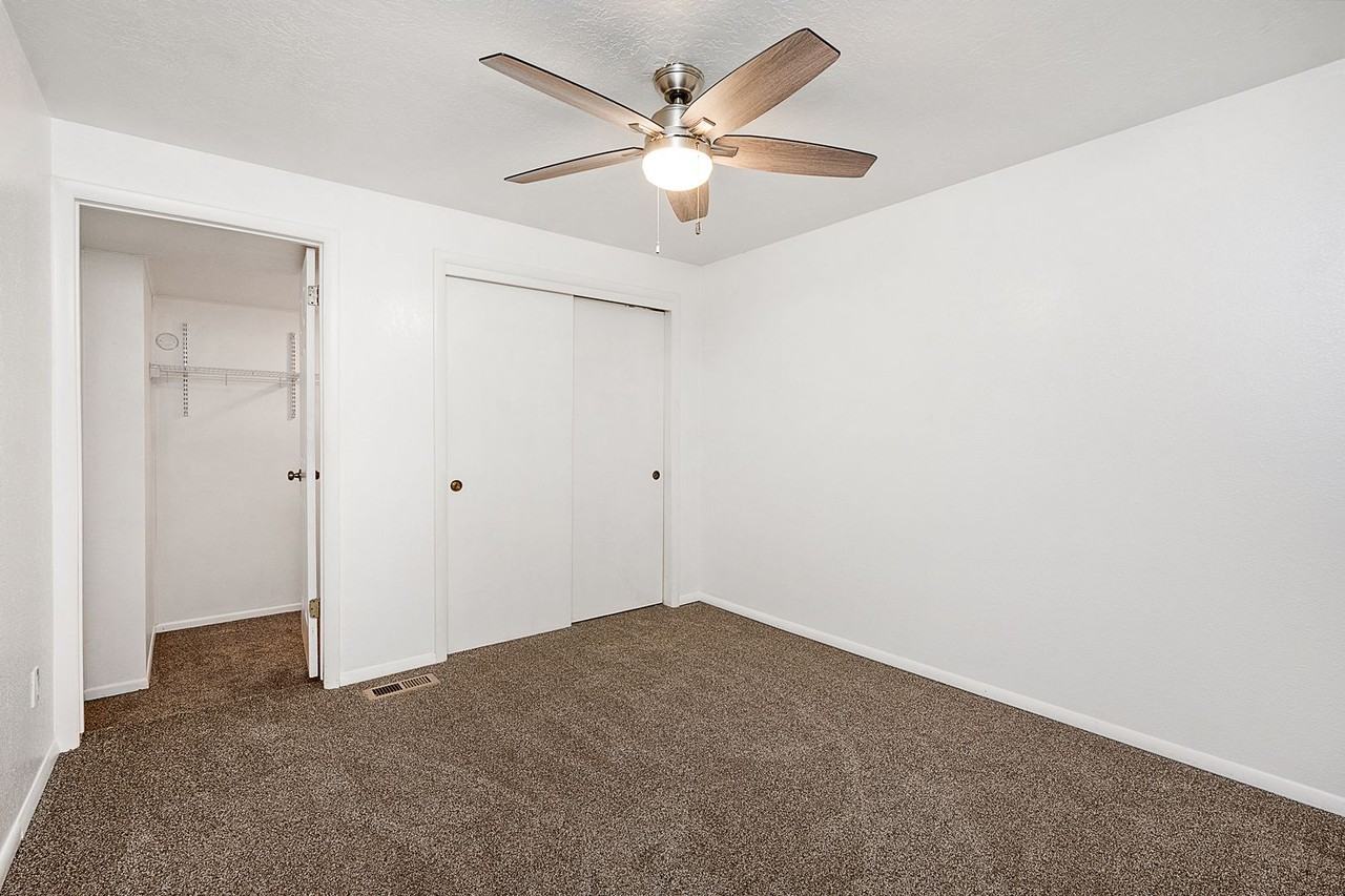2709 N 24th St - Photo 6 of 38
