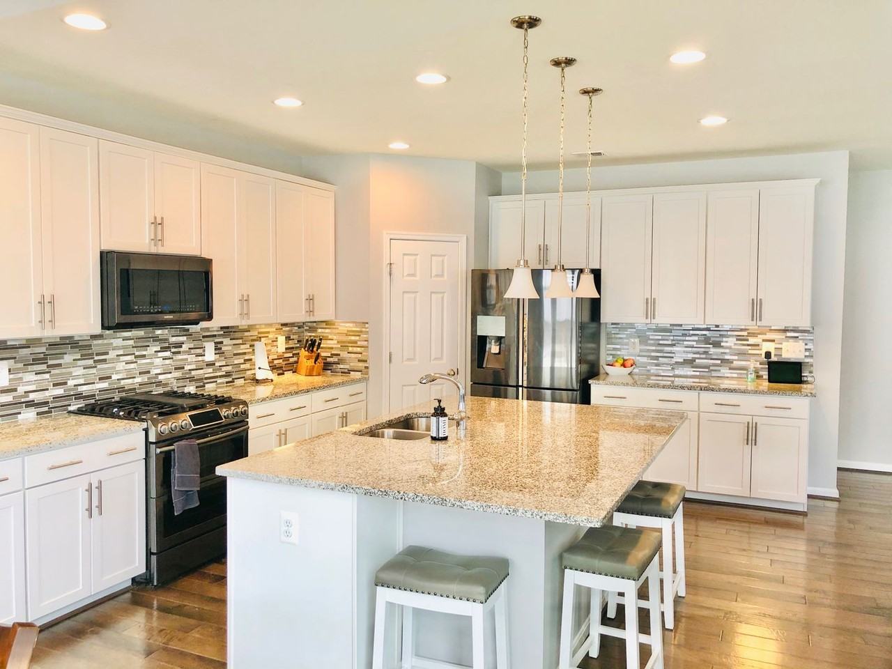 436 Gladiola Way - Photo 3 of 33