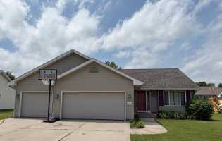 featured image of 1824 Sherwood Blvd