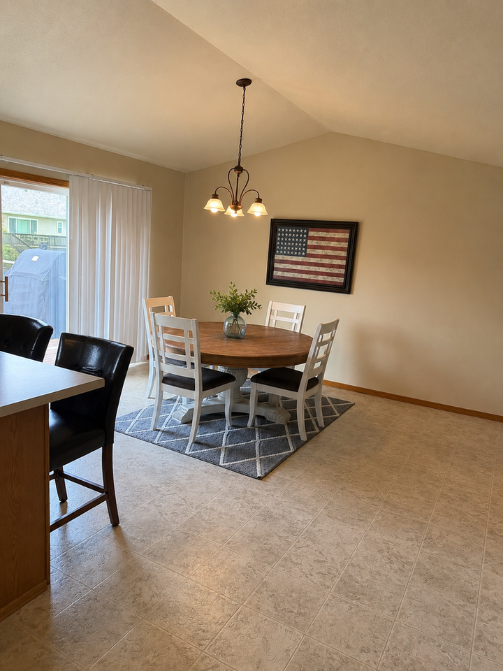 1824 Sherwood Blvd - Photo 7 of 13