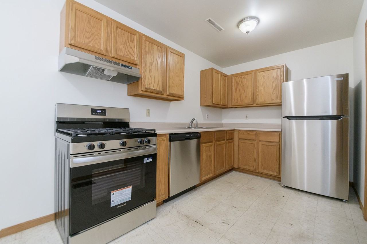 114 S 15th St - Photo 3 of 18