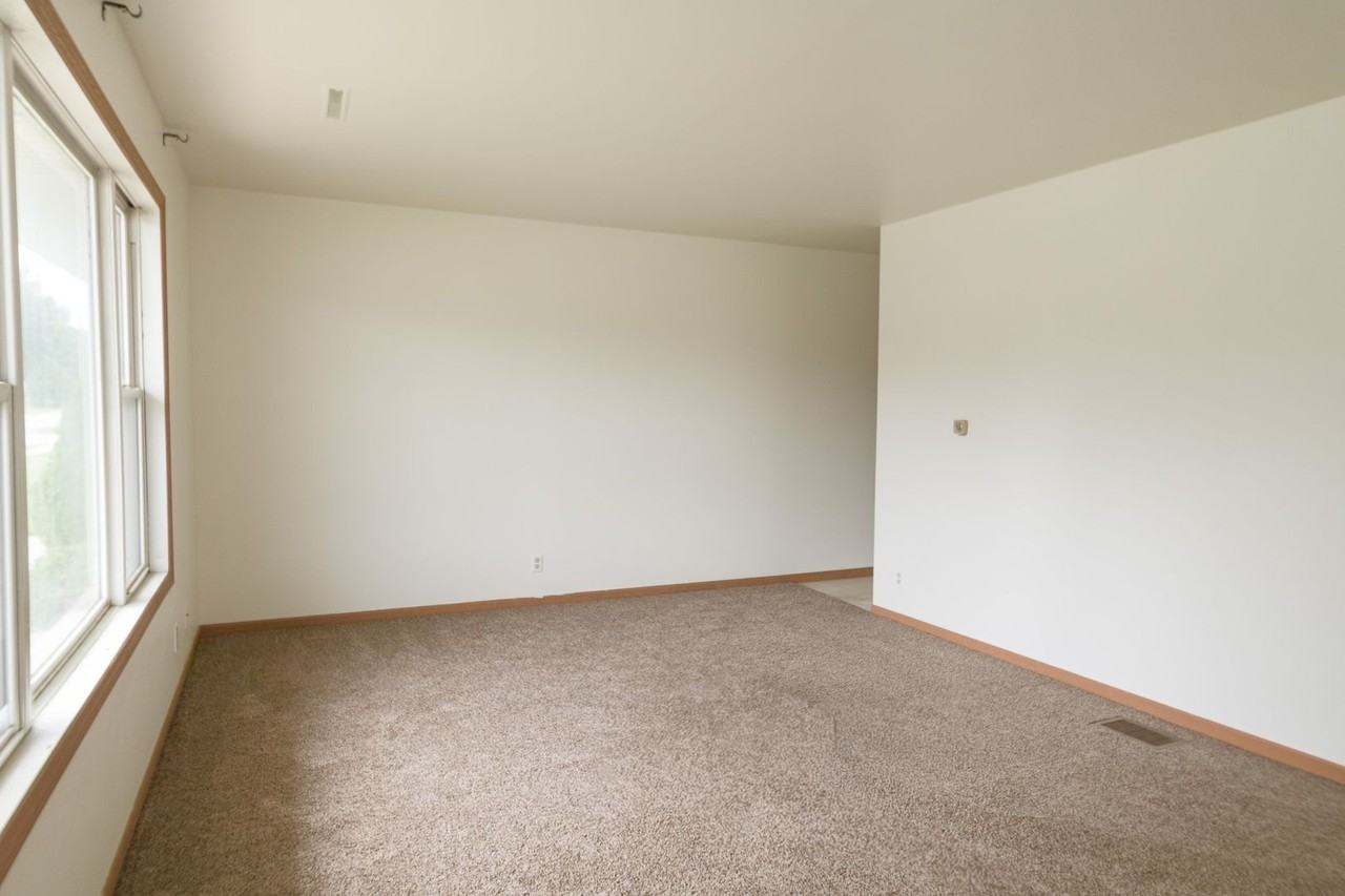 114 S 15th St - Photo 5 of 18