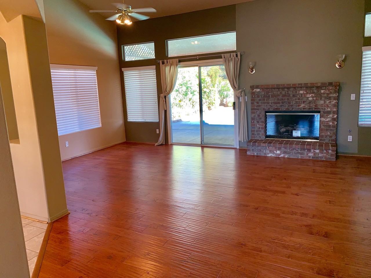 3558 W Escalon Ave - Photo 3 of 18