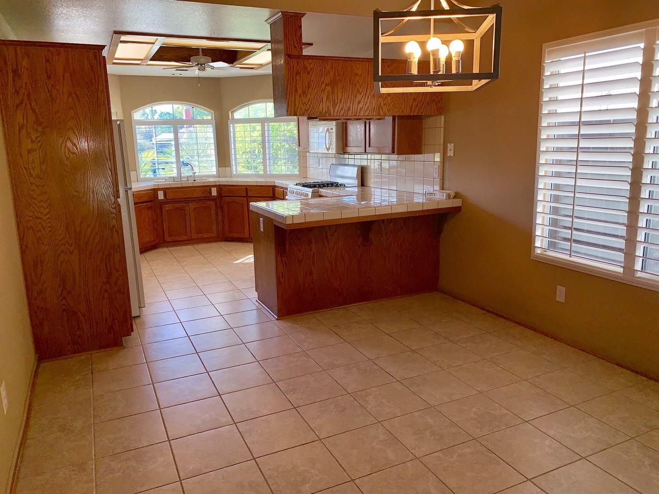 3558 W Escalon Ave - Photo 5 of 18