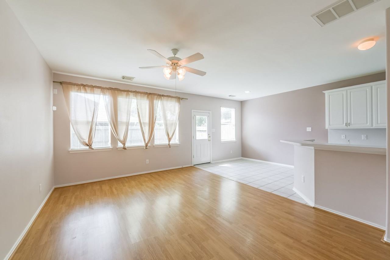 6326 Veranda Green Trl - Photo 6 of 34