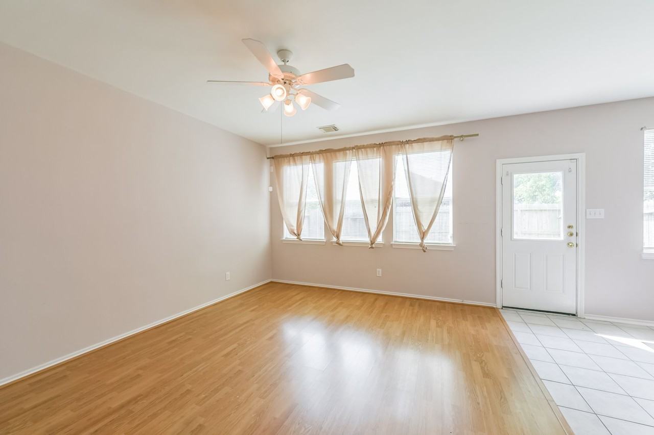6326 Veranda Green Trl - Photo 7 of 34