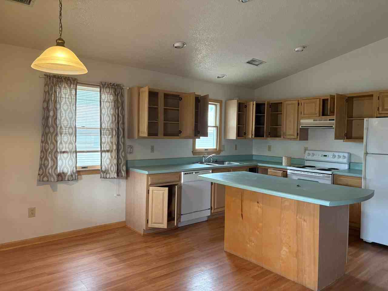 104 Lenwood Ct - Photo 7 of 20