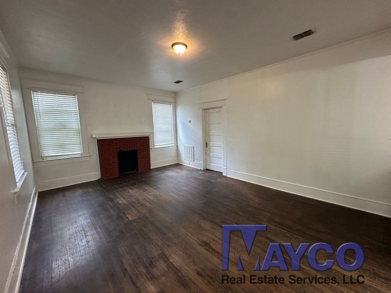 282 Prospect St - Photo 2 of 8