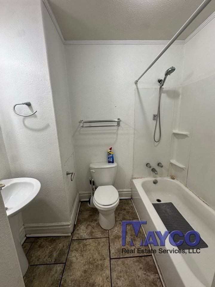 282 Prospect St - Photo 6 of 8