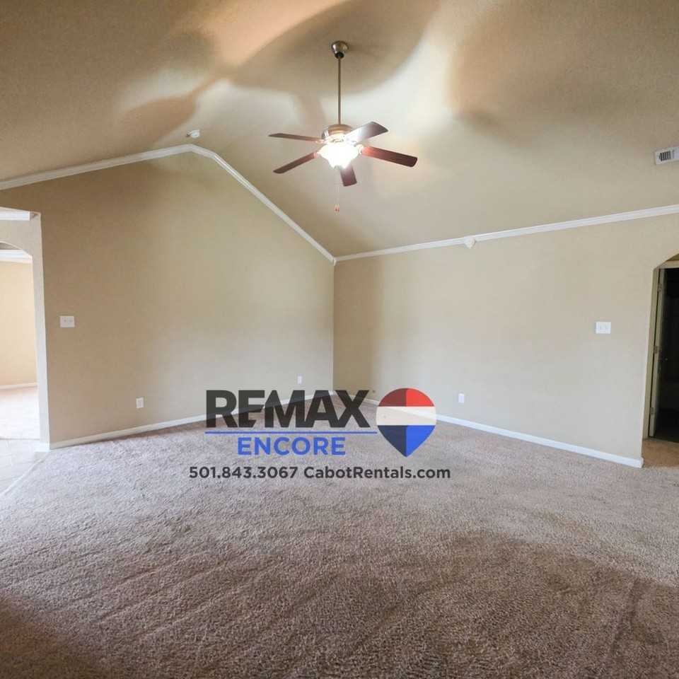 113 Harvick Cir - Photo 2 of 12