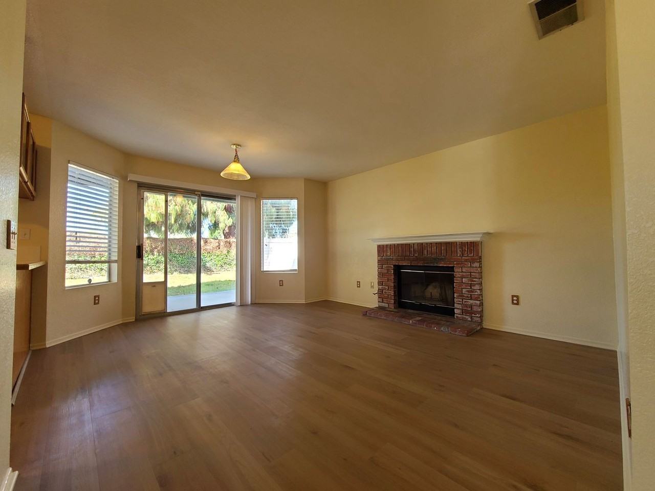 2476 Dublin Way - Photo 6 of 24