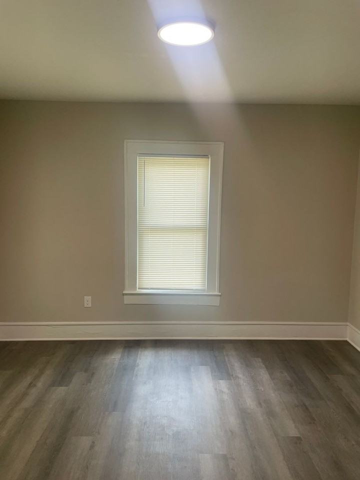 4511 Lansing Dr - Photo 3 of 10