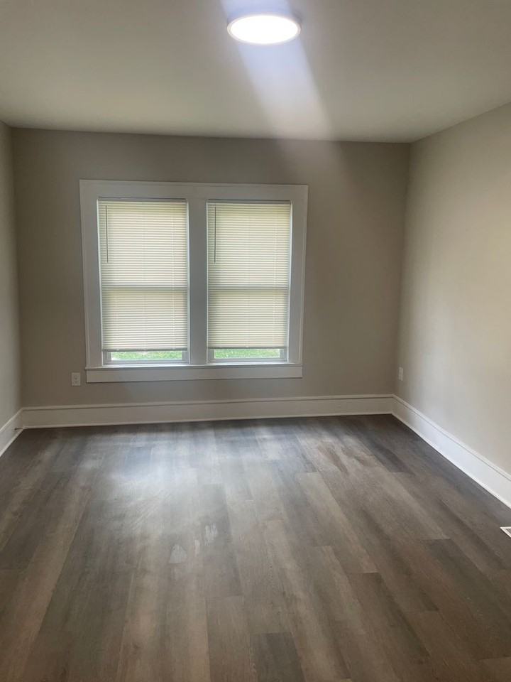 4511 Lansing Dr - Photo 5 of 10