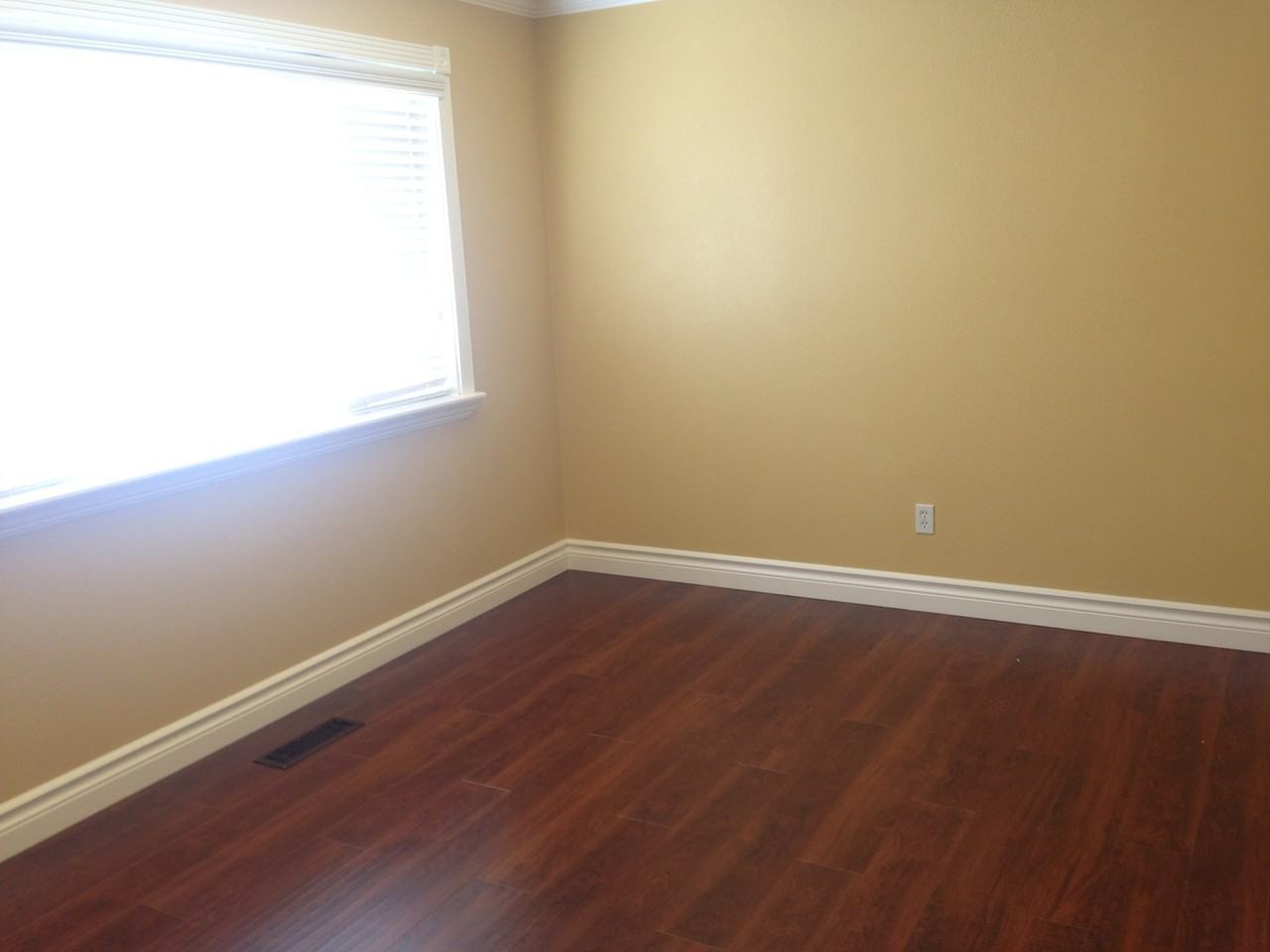 1639 E Saint Charles Pl - Photo 4 of 22