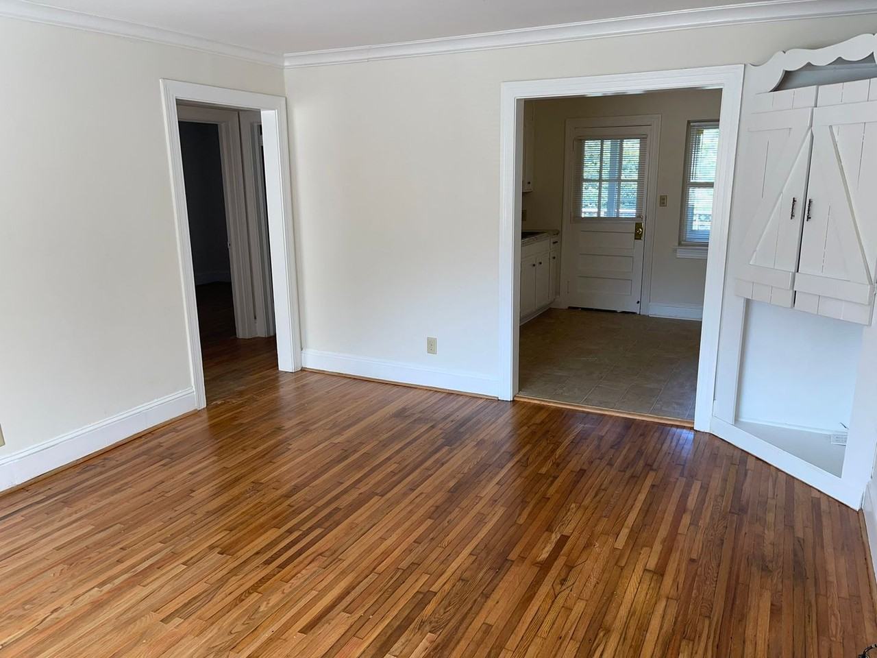 1308 S Kings Dr - Photo 2 of 10