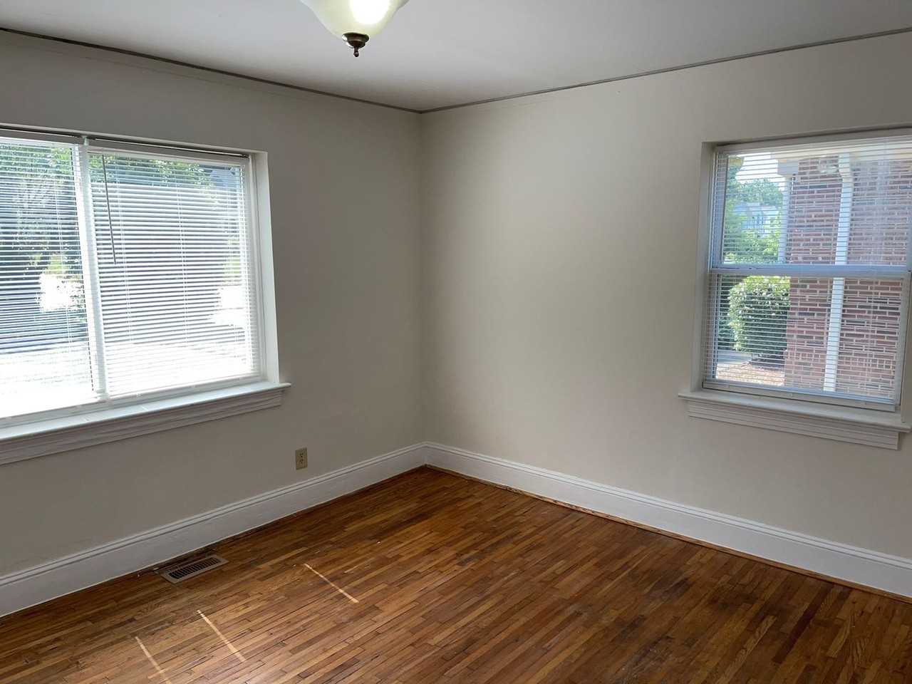 1308 S Kings Dr - Photo 6 of 10