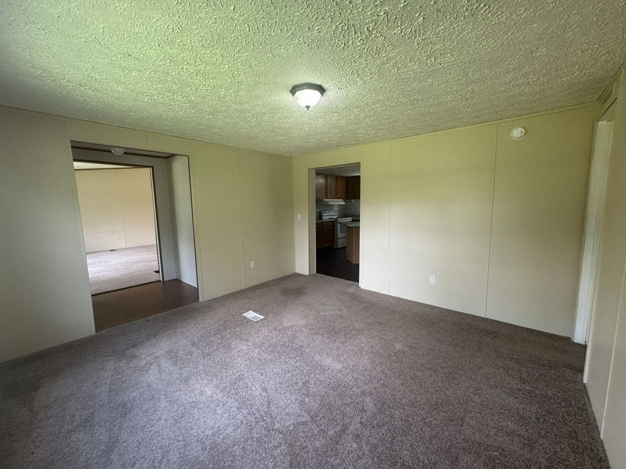 1451 Columbus Rd - Photo 4 of 17