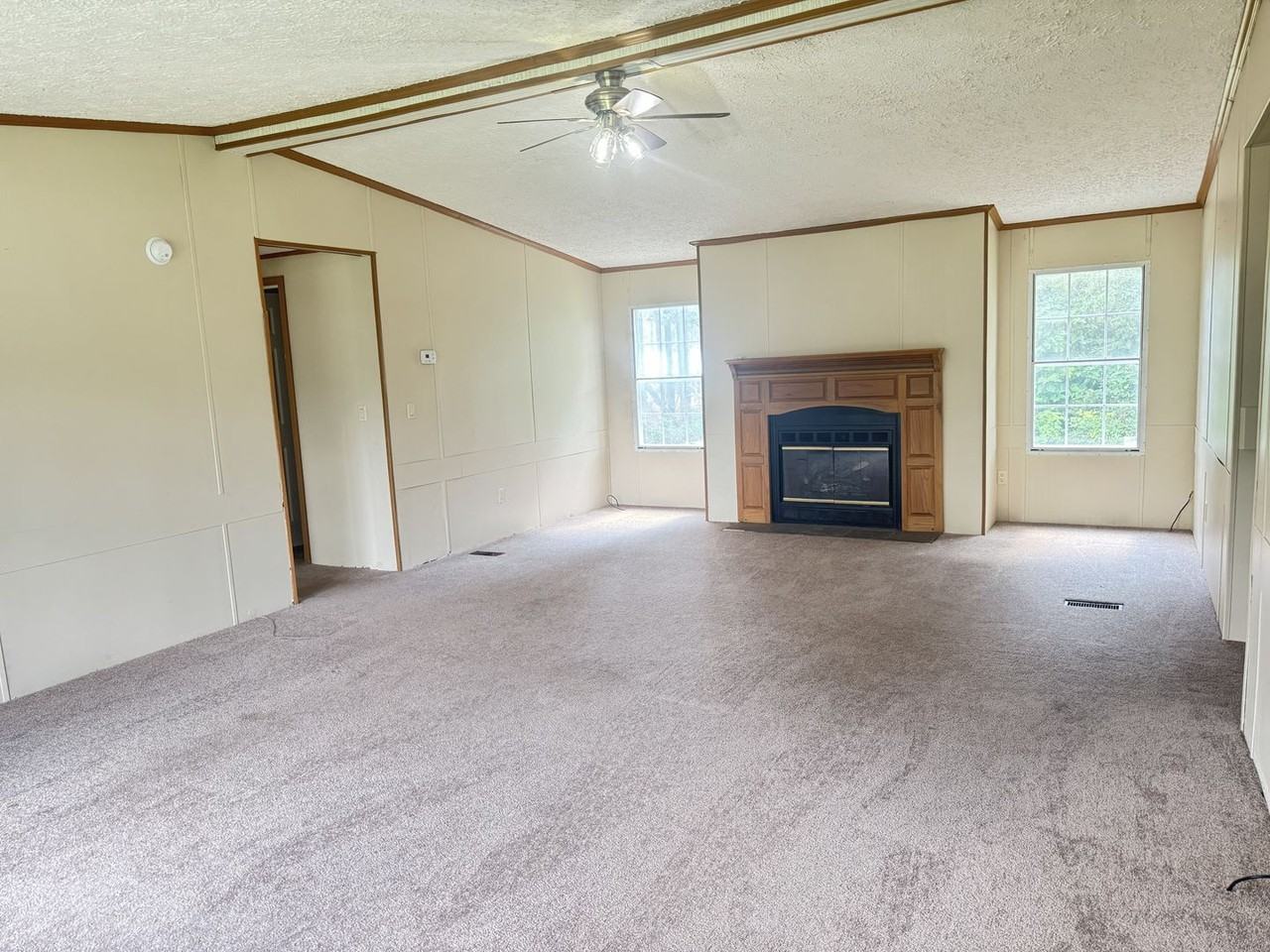 1451 Columbus Rd - Photo 5 of 17