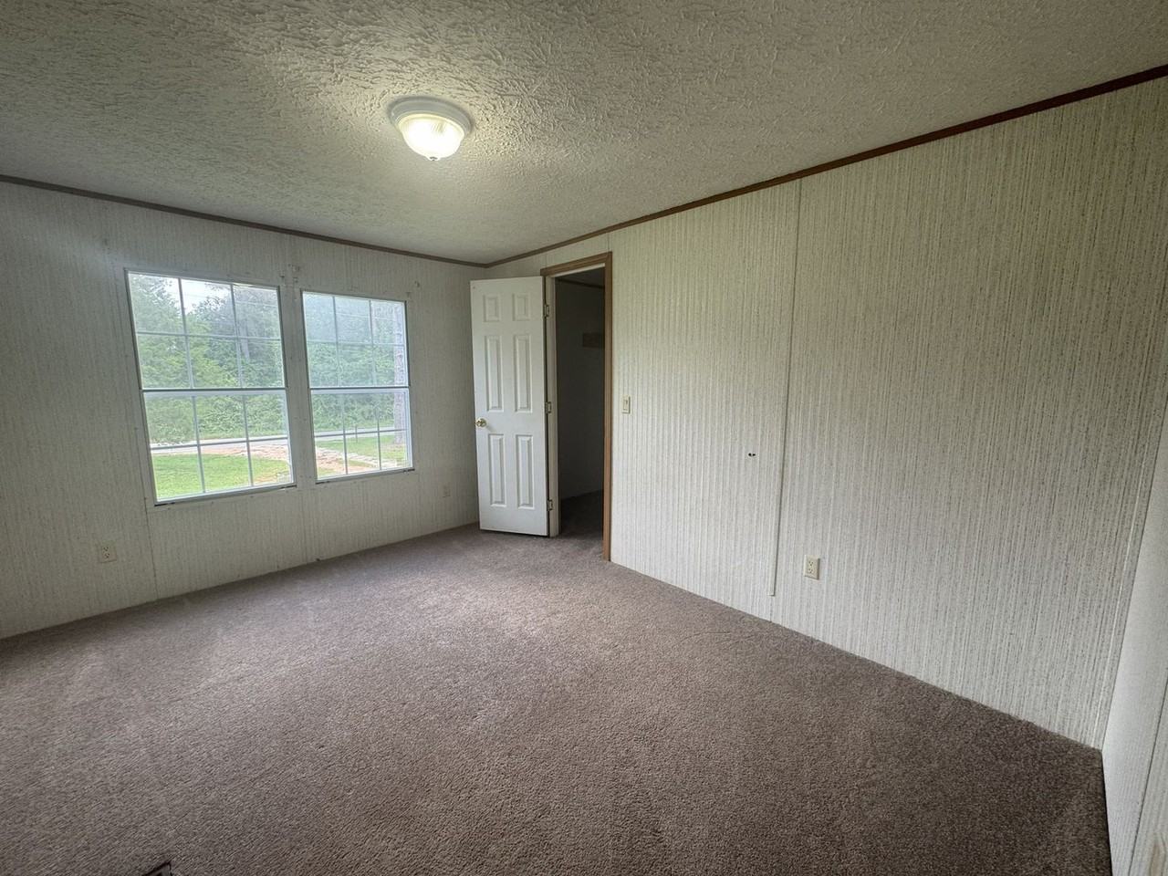 1451 Columbus Rd - Photo 7 of 17