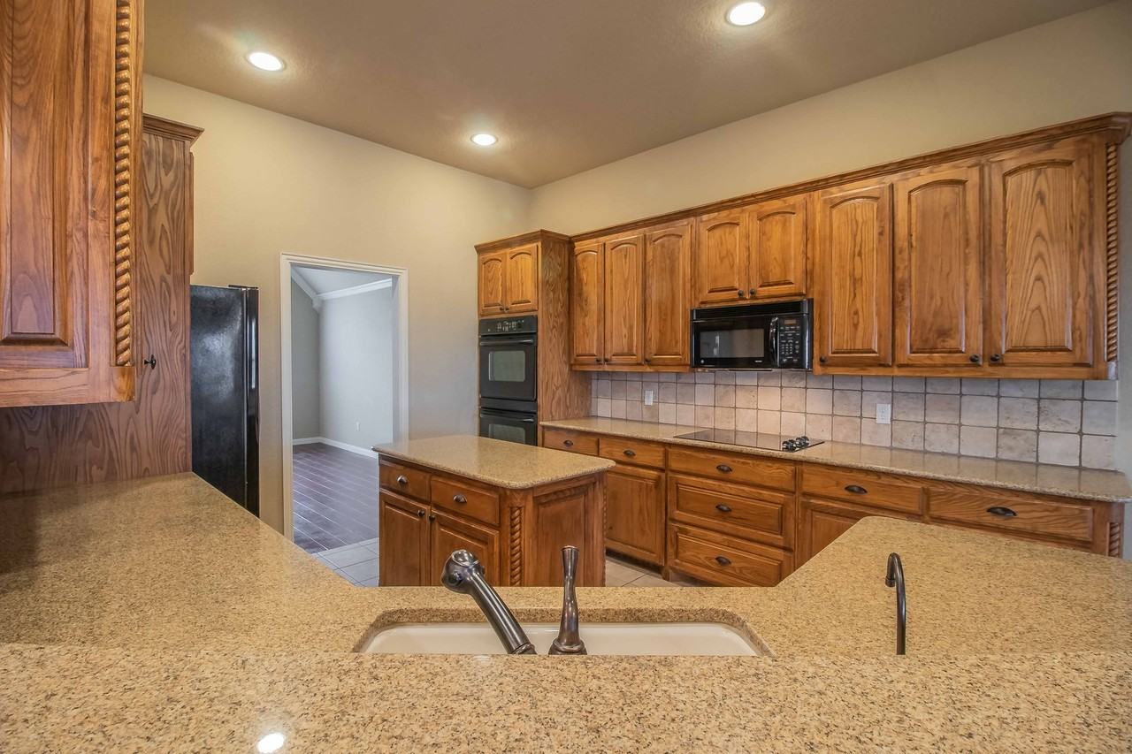 5957 Stacy Ln - Photo 4 of 42