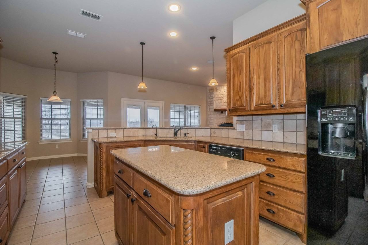 5957 Stacy Ln - Photo 5 of 42